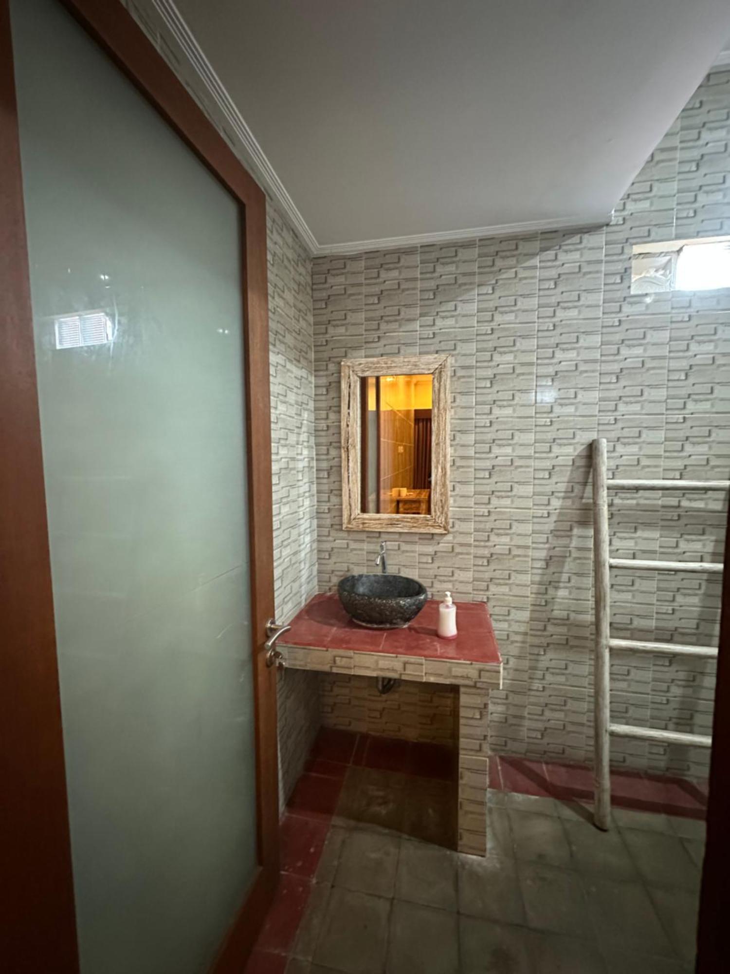 Dicky Guest House Batu Bolong チャングー エクステリア 写真